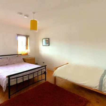 Bay Apt קליפדן