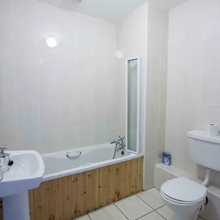 Bay Apt קליפדן